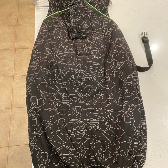 Canada Pooch winter dog coat. Size 34” XXL - Picture 3 of 4